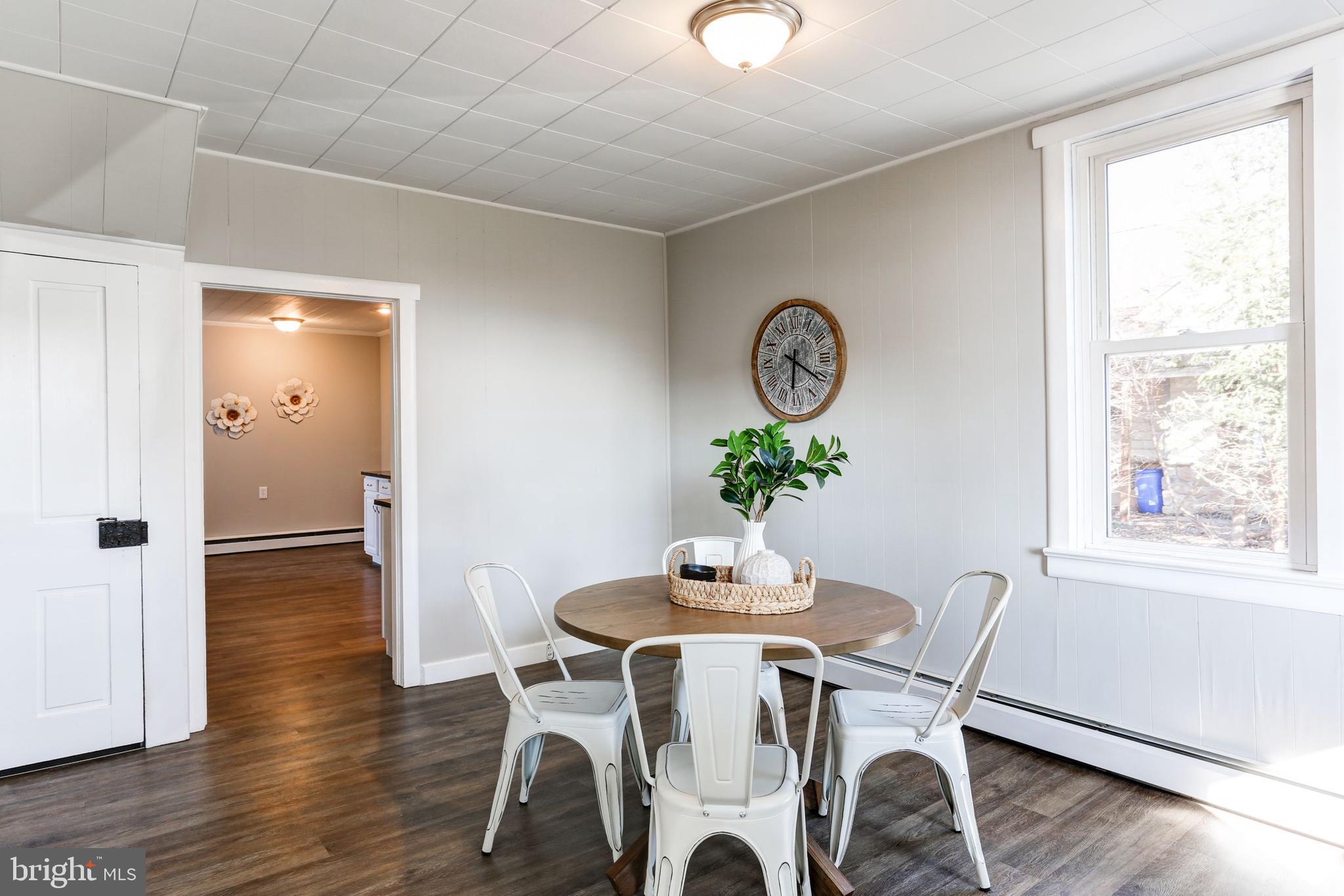 371 West Lexington Road Lititz, PA 17543 - Photo 8 of 35
