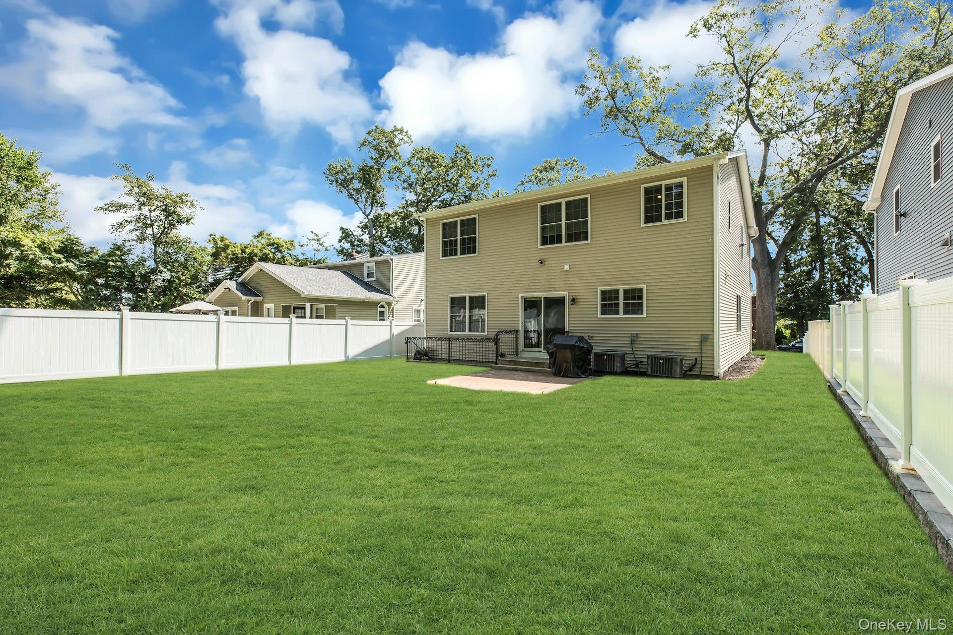9 Hickory Road Bayville, NY 11709 - Photo 21 of 30 Fenced in rear yard.