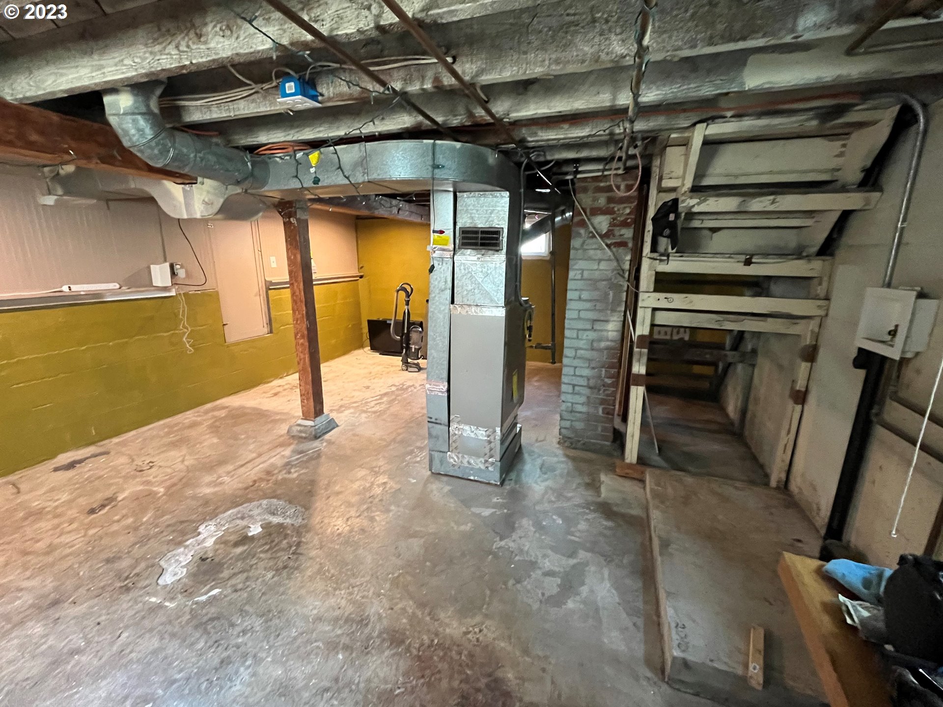 930 14th Street Northeast Salem, OR 97301 - Photo 13 of 17