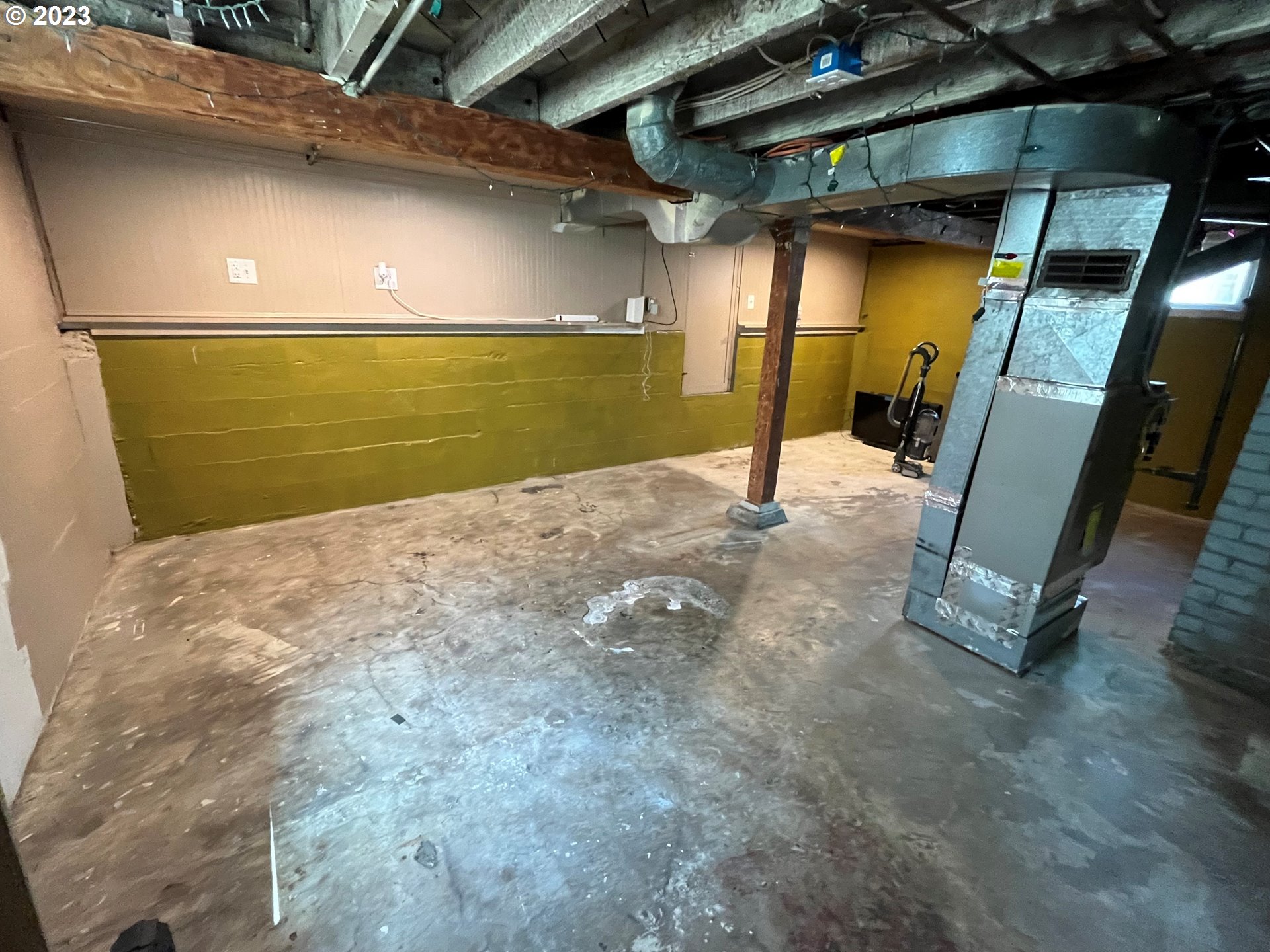 930 14th Street Northeast Salem, OR 97301 - Photo 14 of 17