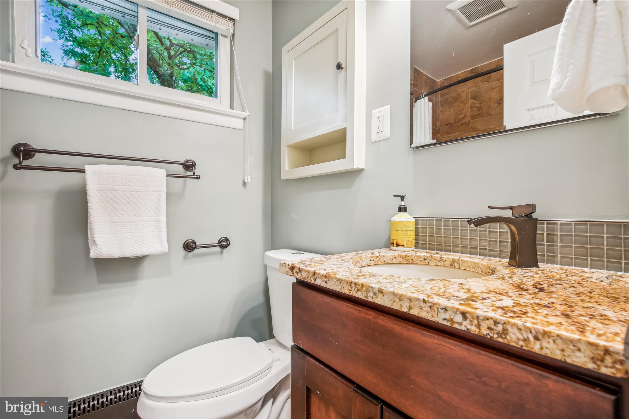 2307 Barbour Road Falls Church, VA 22043 - Photo 33 of 58 Full-size bath on 4th level