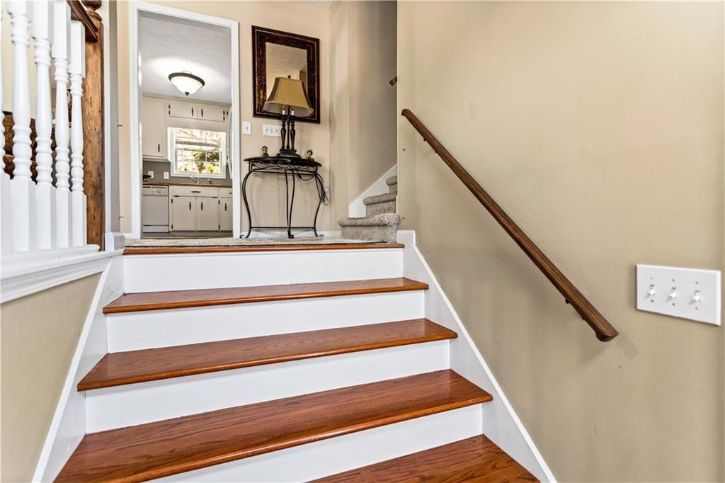 13 Greystone Lane Northwest Cartersville, GA 30121 - Photo 5 of 61 a view of entryway
