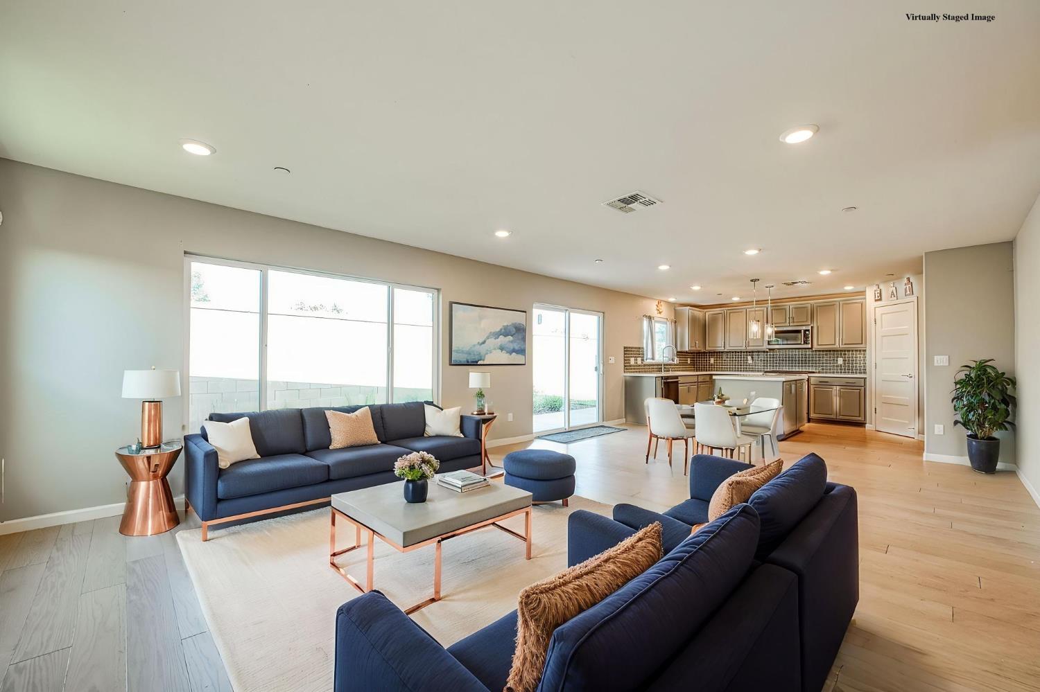 987 North Filbert Avenue Fresno, CA 93727 - Photo 2 of 38 virtual staged