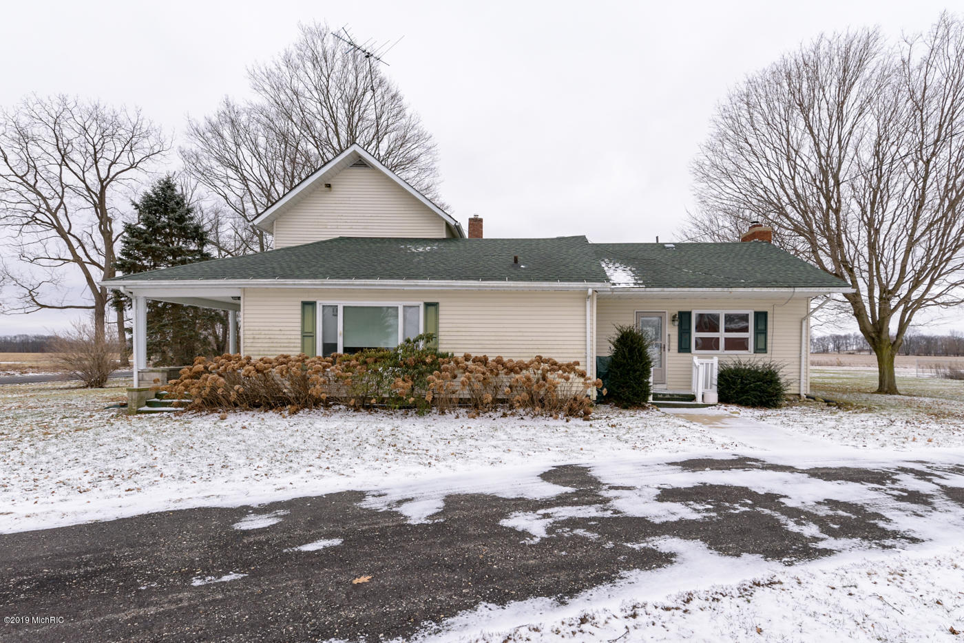 1-2_Mile_Rd_7925_East_Leroy_49051-38