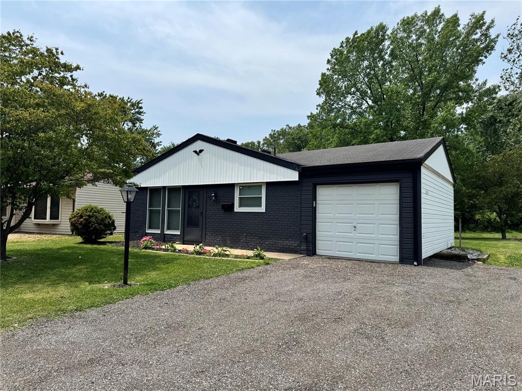 18 Scarlet Drive Belleville, IL 62220 - Photo 2 of 28