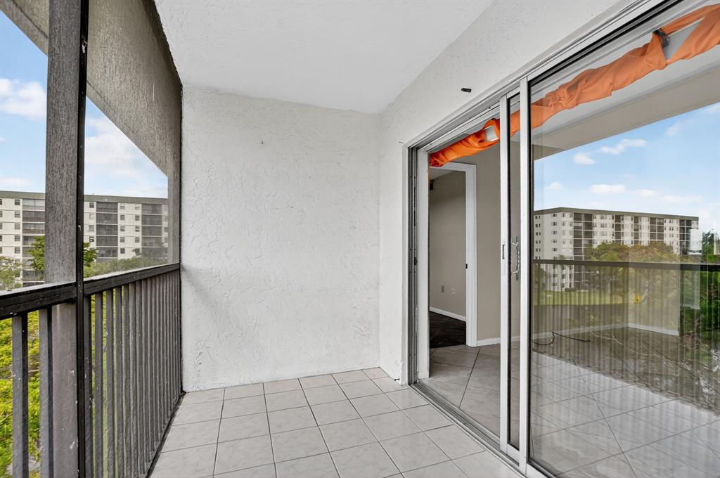 2236 North Cypress Bend Drive, Unit 508 Pompano Beach, FL 33069 - Photo 23 of 69