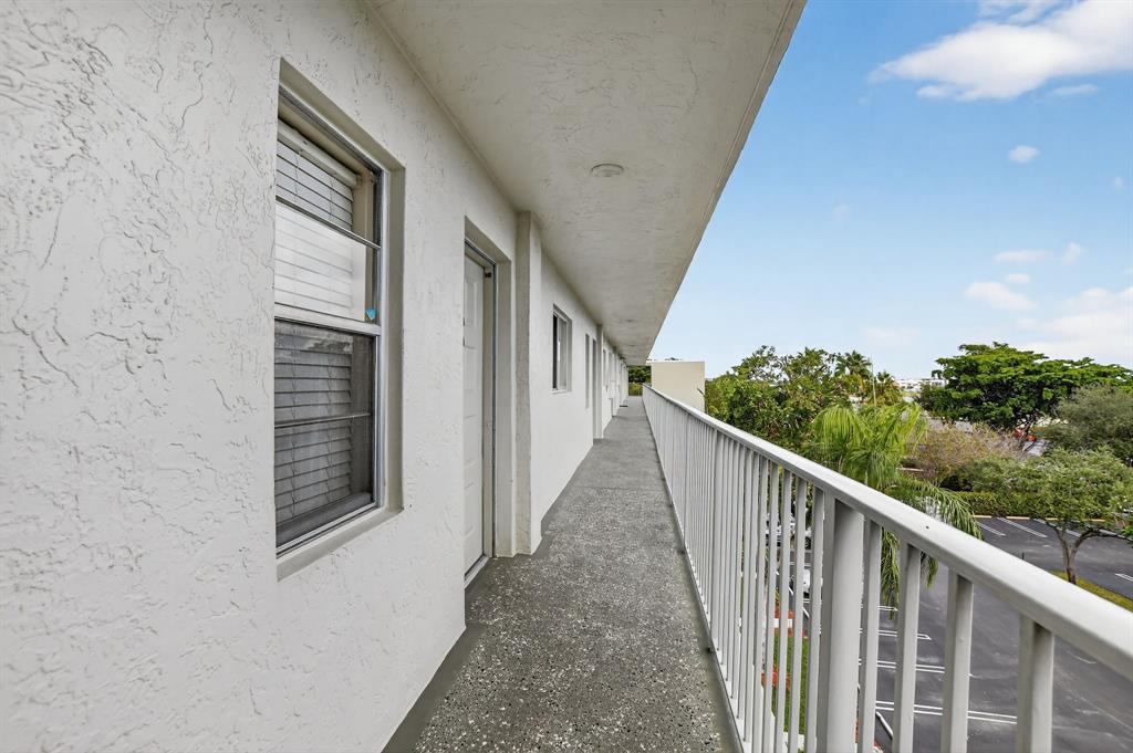 2236 North Cypress Bend Drive, Unit 508 Pompano Beach, FL 33069 - Photo 26 of 69