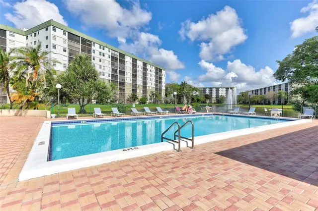 $2,100 | 2236 North Cypress Bend Drive, Unit 508, Pompano Beach, FL 33069