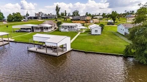 $329,999 | 122 Read Oak, Onalaska, TX 77360