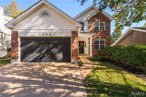 $674,900 | 1356 North Berry Road, St. Louis, MO 63122