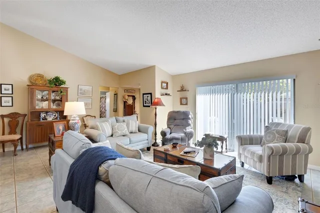 $185,000 | 1880 North Crystal Lake Drive, Unit 26, Lakeland, FL 33801