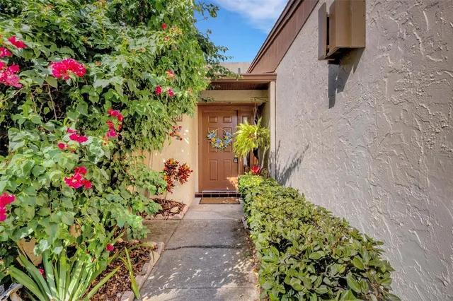 $185,000 | 1880 North Crystal Lake Drive, Unit 26, Lakeland, FL 33801