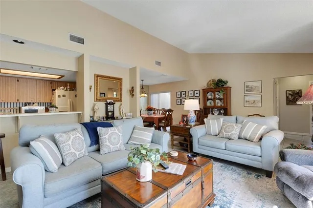 $185,000 | 1880 North Crystal Lake Drive, Unit 26, Lakeland, FL 33801