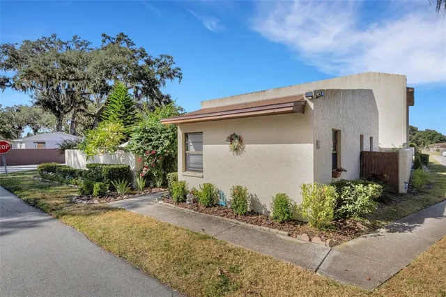 $185,000 | 1880 North Crystal Lake Drive, Unit 26, Lakeland, FL 33801