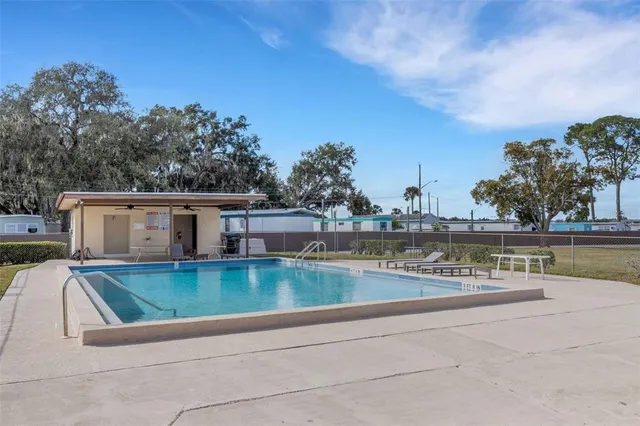 $185,000 | 1880 North Crystal Lake Drive, Unit 26, Lakeland, FL 33801