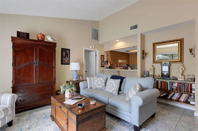 $185,000 | 1880 North Crystal Lake Drive, Unit 26, Lakeland, FL 33801