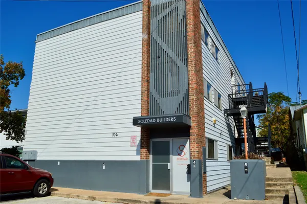 $1,625 | 706 West 34th Street, Unit 201, Austin, TX 78705