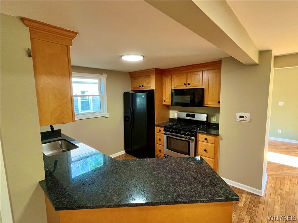 2554 Niagara Road Niagara Falls, NY 14304 - Photo 10 of 27