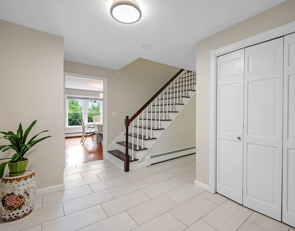 5 Crown Ridge Road Westborough, MA 01581 - Photo 4 of 42 Gallery Image 4