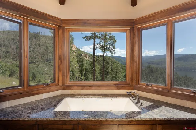 $7,395,000 | 640 Lake View Drive, Bayfield, CO 81122