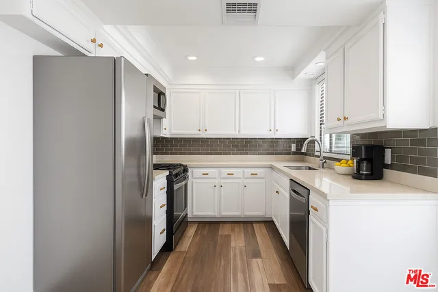 $739,000 | 5100 Riverton Avenue, Unit 14, North Hollywood, CA 91601