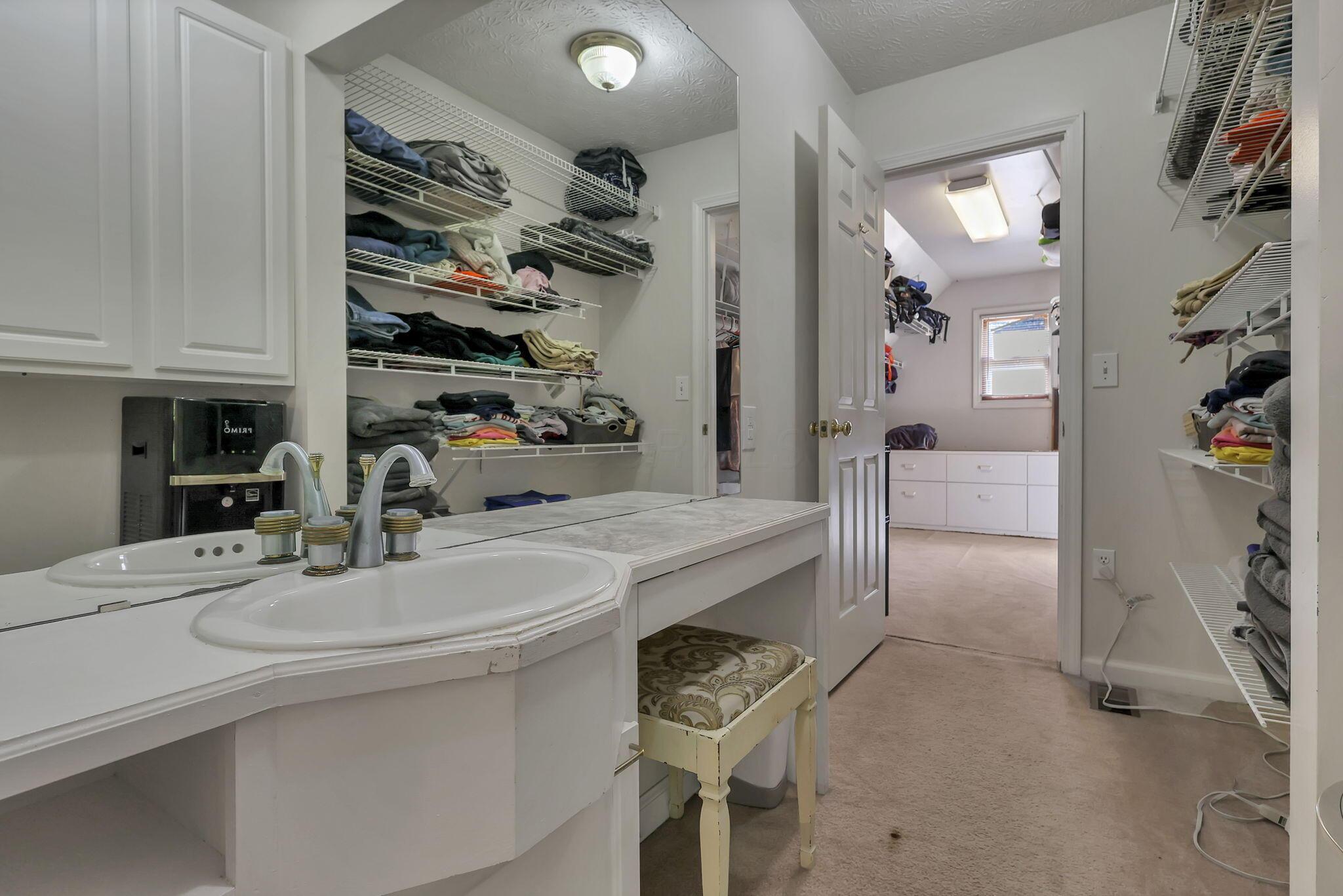 6690 Watkins Road Southwest Pataskala, OH 43062 - Photo 48 of 83 Primary Suite; Closet