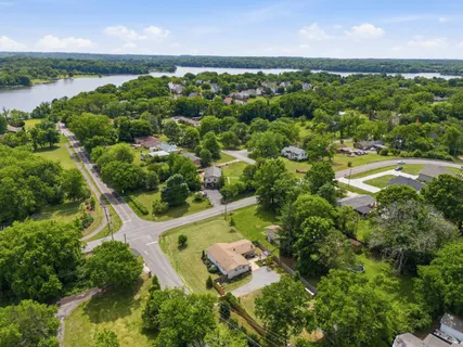 $374,900 | 99 Curtiswood Drive, Hendersonville, TN 37075