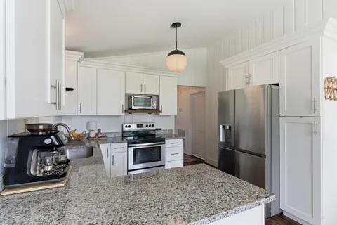 $374,900 | 99 Curtiswood Drive, Hendersonville, TN 37075