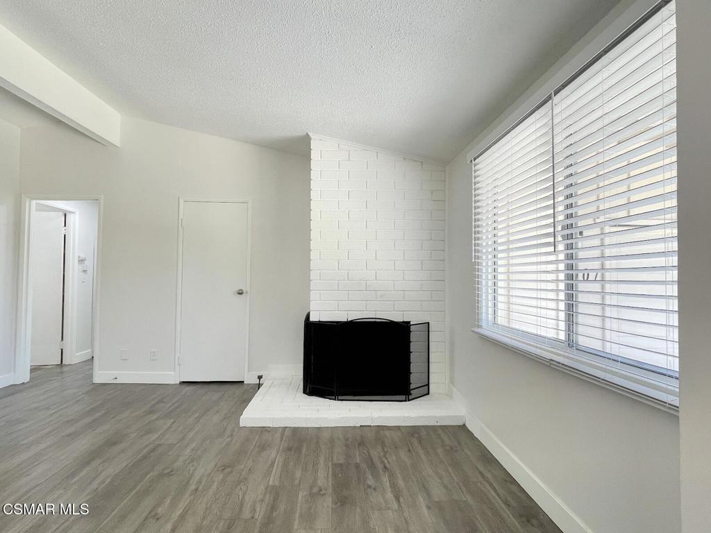 1507 Buster Street Simi Valley, CA 93065 - Photo 5 of 32