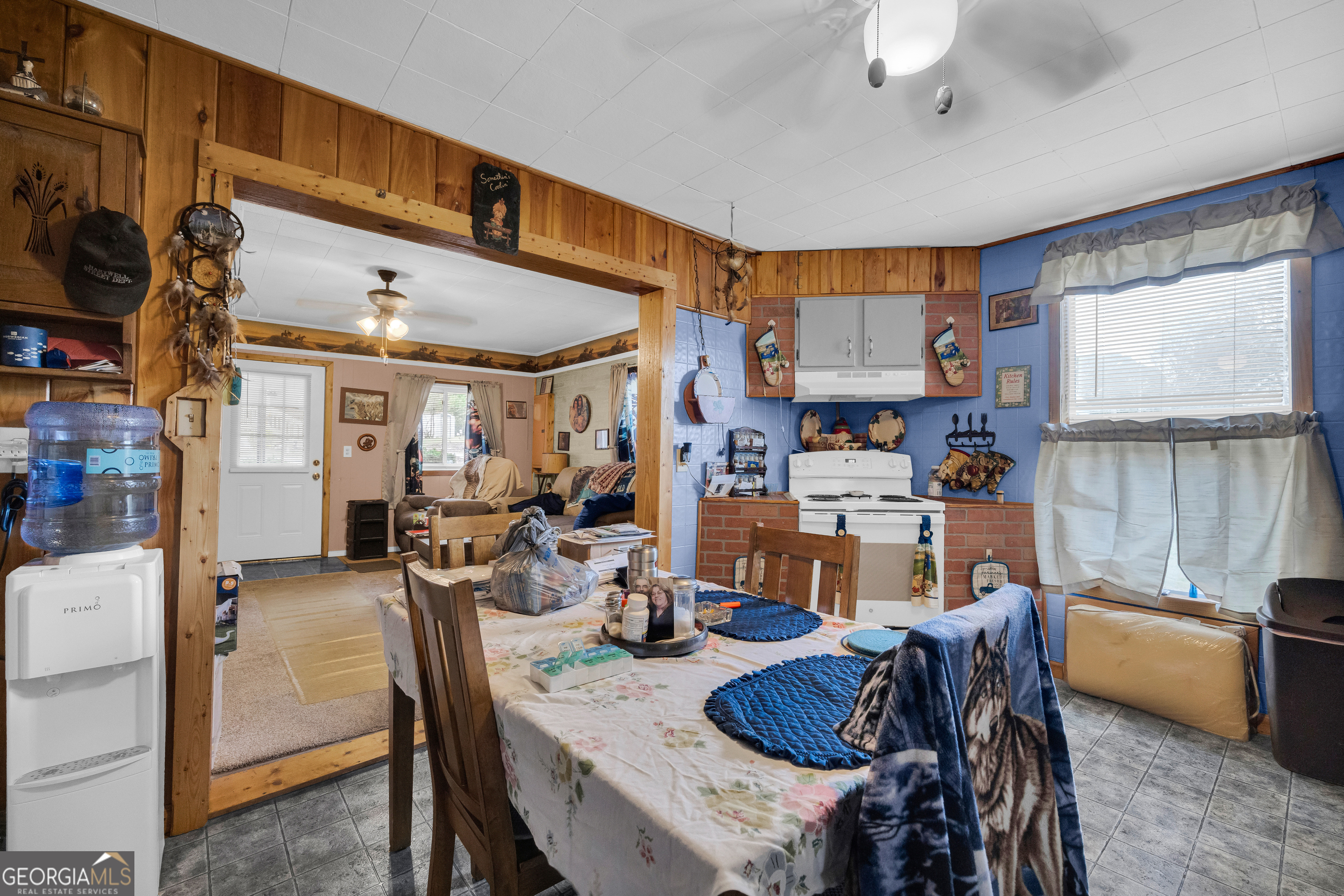 180 Liberty Circle Hartwell, GA 30643 - Photo 47 of 58 a view of a dining room with furniture