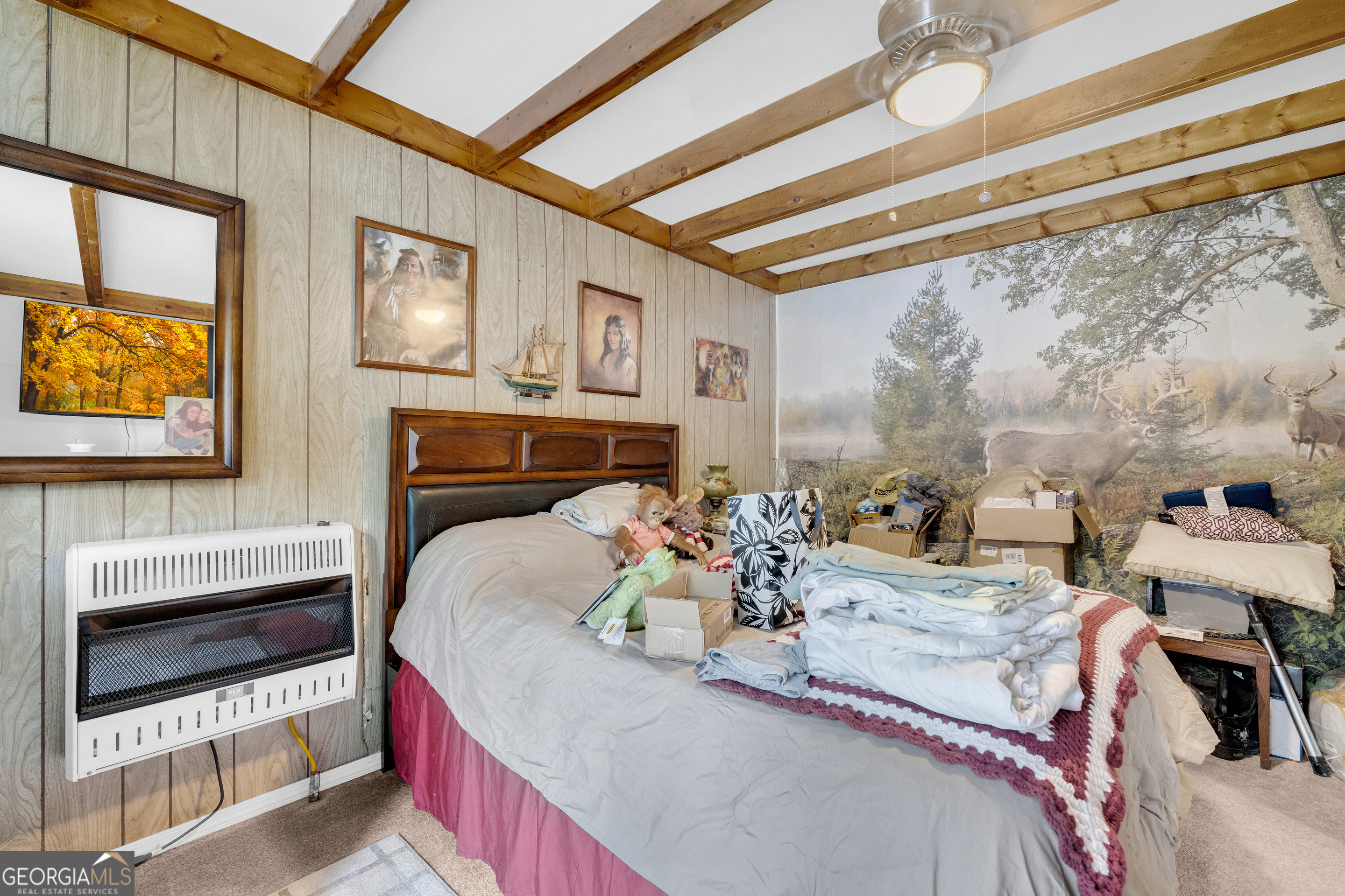 180 Liberty Circle Hartwell, GA 30643 - Photo 55 of 58 a living room with furniture and a flat screen tv