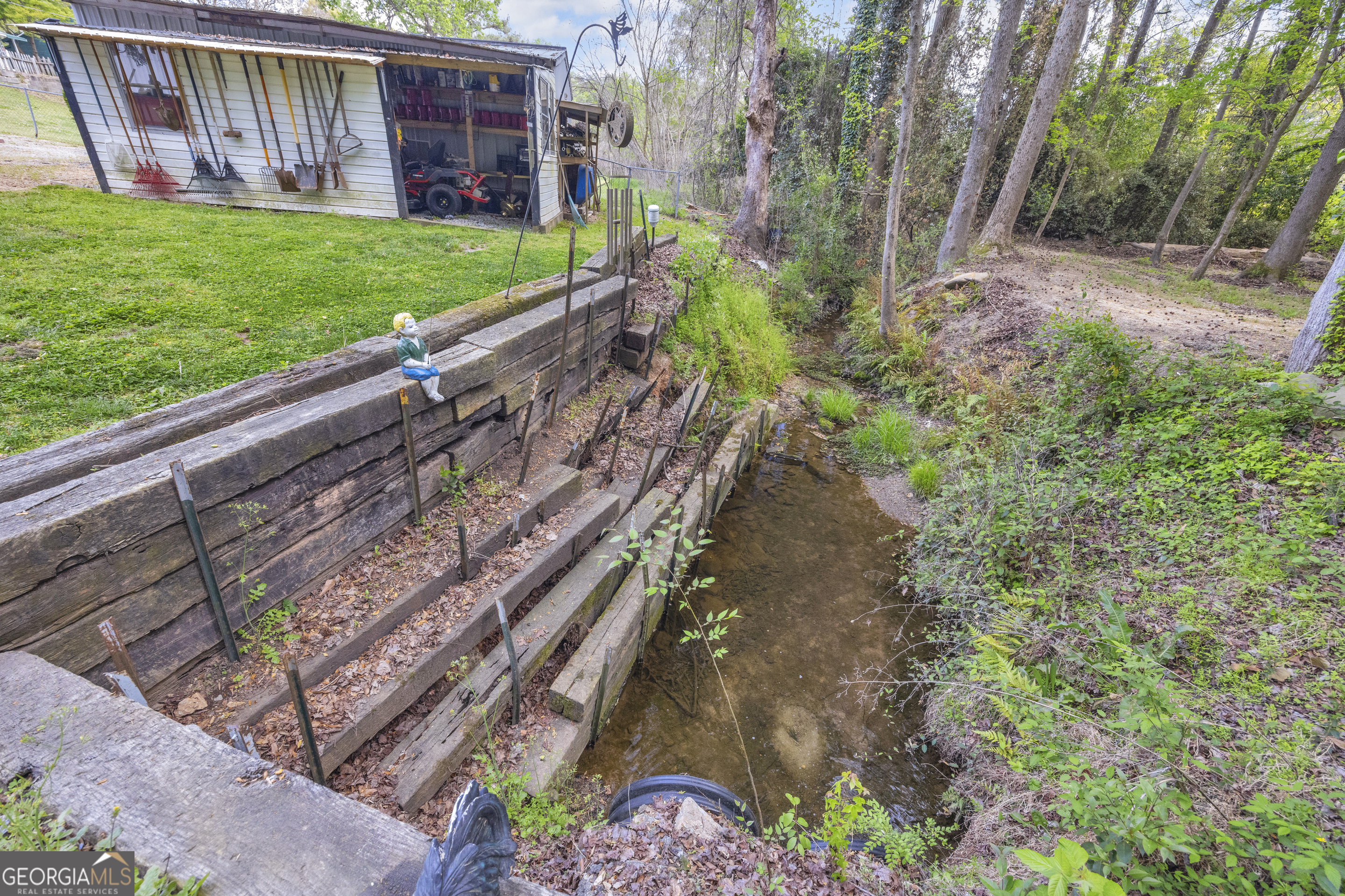 180 Liberty Circle Hartwell, GA 30643 - Photo 56 of 58 a view of a backyard with pathway