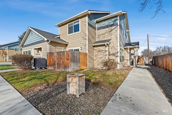 $1,000,000 | 9107 Ustick Road, Boise, ID 83704