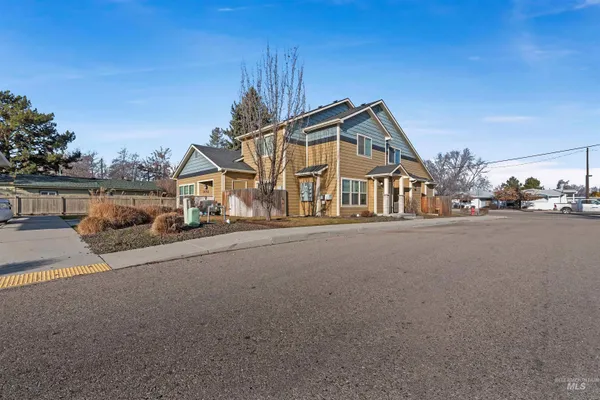$1,000,000 | 9107 Ustick Road, Boise, ID 83704
