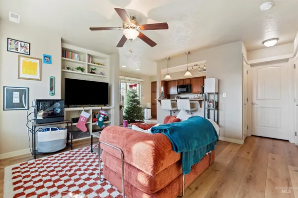 $1,000,000 | 9107 Ustick Road, Boise, ID 83704