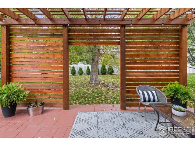 a view of outdoor space yard and patio