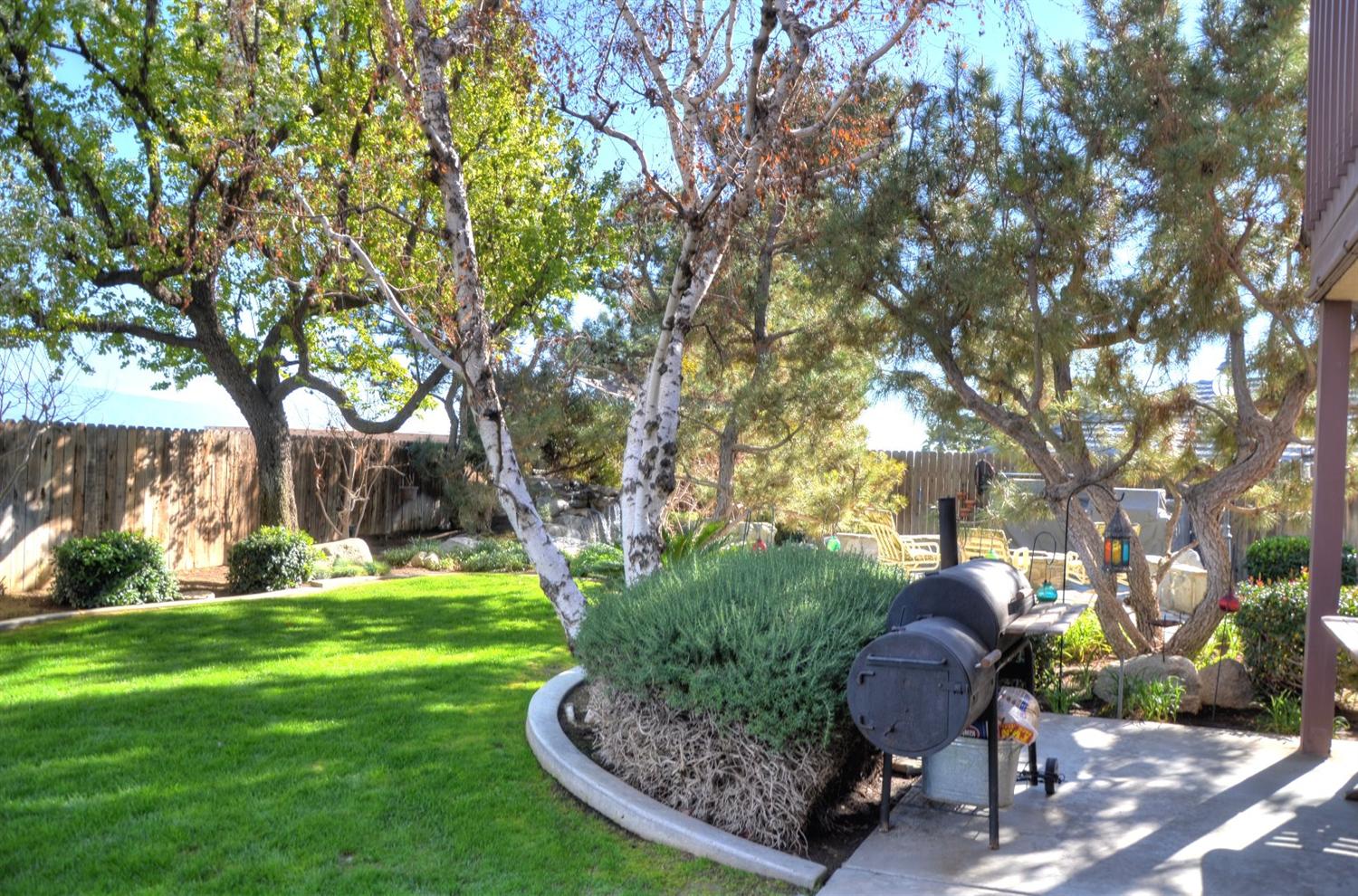 6217 Ridgetop Terrace Bakersfield, CA 93306 - Photo 12 of 47 Gallery Image 12