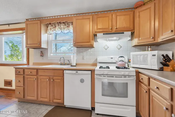 $510,000 | 1018 Zircon Drive, Toms River, NJ 08753