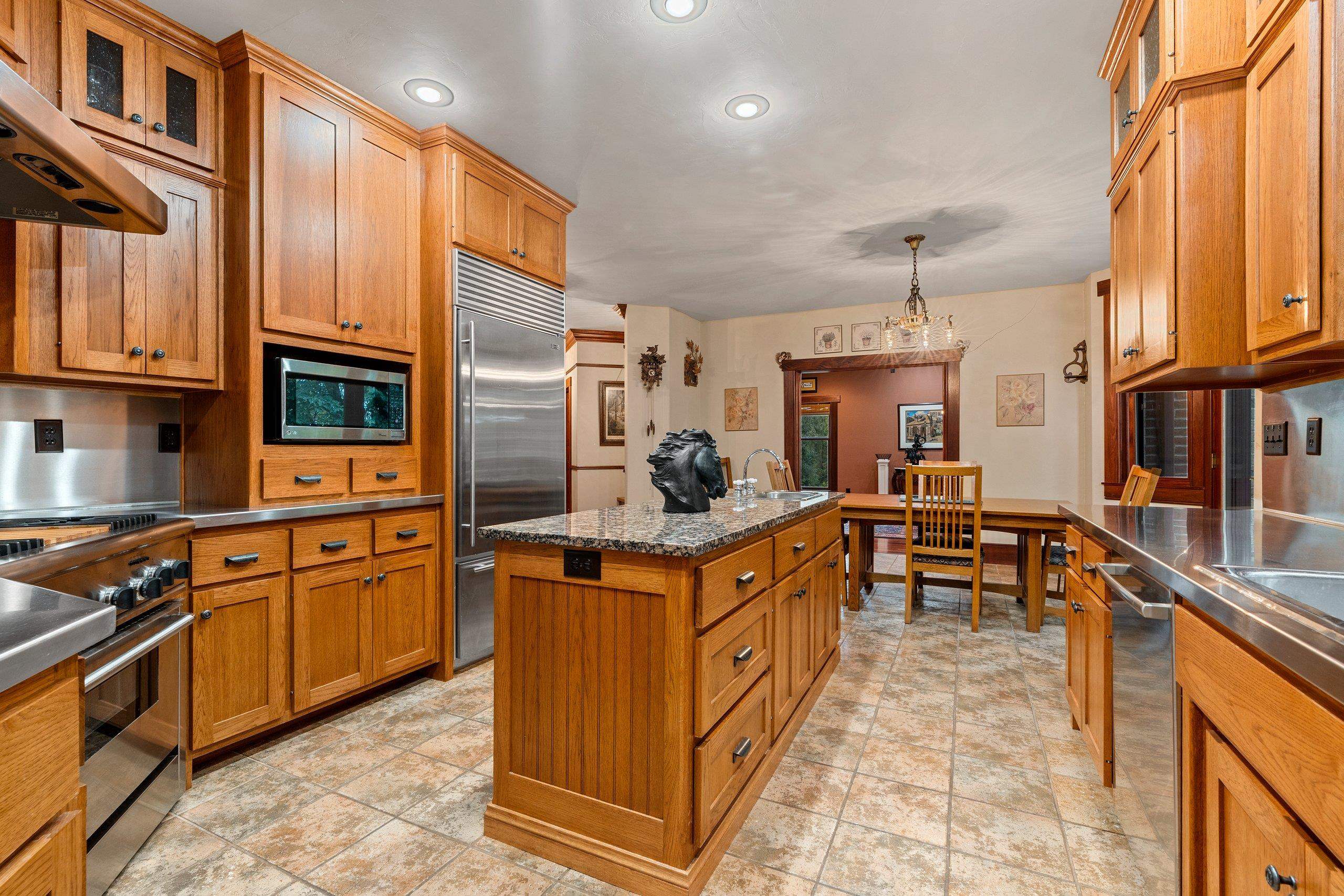 2133 Palmer Court Green Bay, WI 54311 - Photo 15 of 71