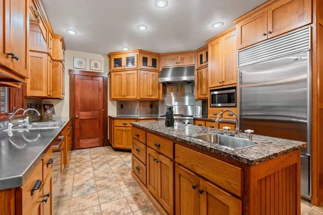 $739,900 | 2133 Palmer Court, Green Bay, WI 54311