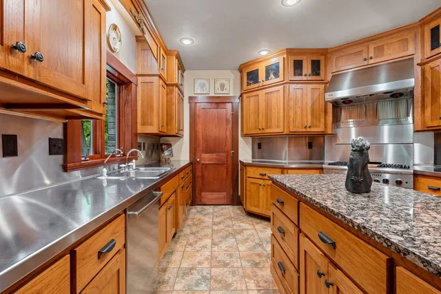 $739,900 | 2133 Palmer Court, Green Bay, WI 54311