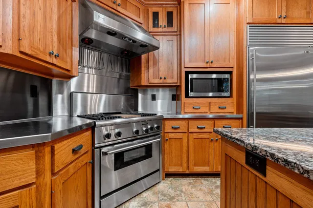 $739,900 | 2133 Palmer Court, Green Bay, WI 54311