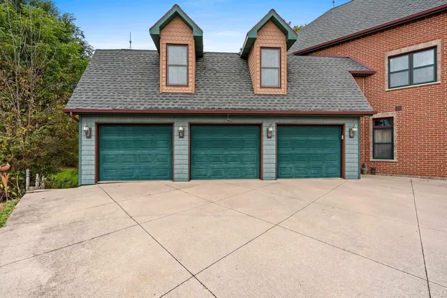 $739,900 | 2133 Palmer Court, Green Bay, WI 54311