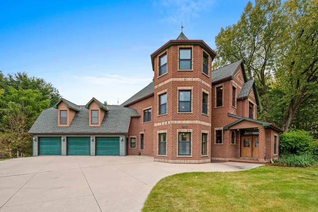 $739,900 | 2133 Palmer Court, Green Bay, WI 54311