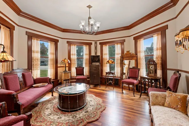 $739,900 | 2133 Palmer Court, Green Bay, WI 54311