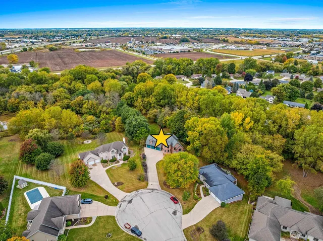 $739,900 | 2133 Palmer Court, Green Bay, WI 54311