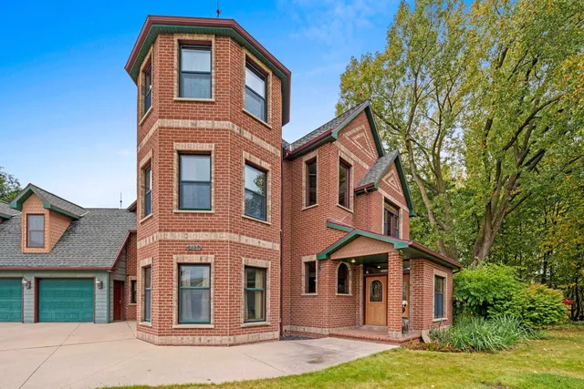 $739,900 | 2133 Palmer Court, Green Bay, WI 54311