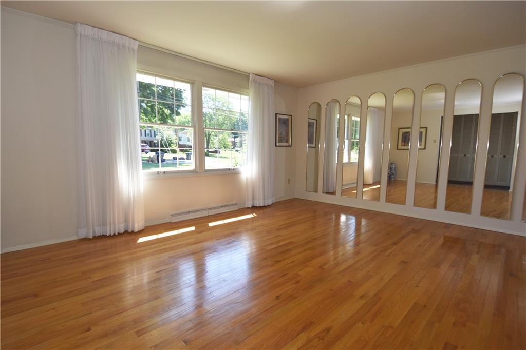 1208 Rolling Meadow Road Pittsburgh, PA 15241 - Photo 3 of 25 Gallery Image 3
