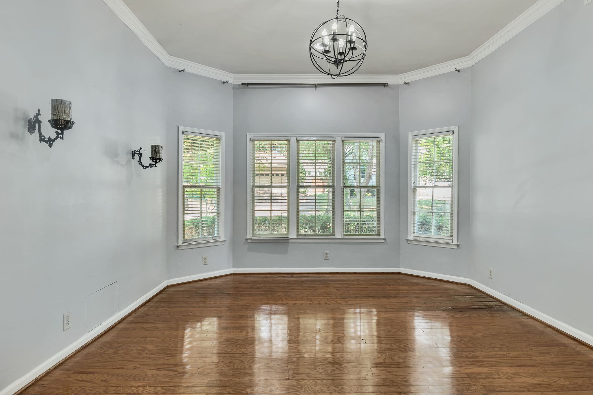 697 Watson Branch Drive Franklin, TN 37064 - Photo 13 of 36 an empty room with a window