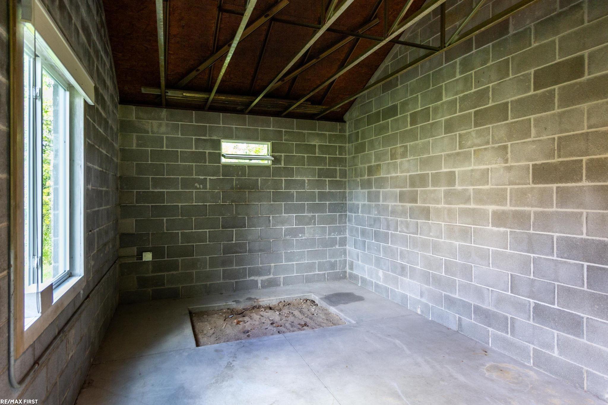 400 East Romeo Road Oakland, MI 48363 - Photo 80 of 85 50186573-4d9a8042-86ad-4a80-b2e2-551b2ffb2fda.JPG